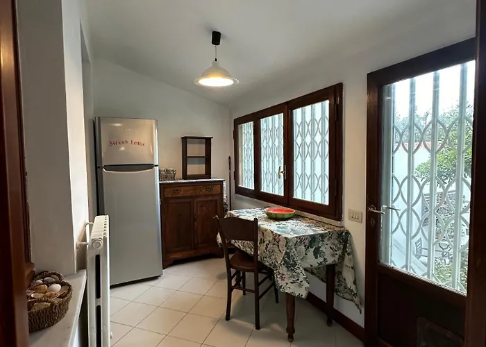 Villa Stile Liberty A Marina Di Pisa
